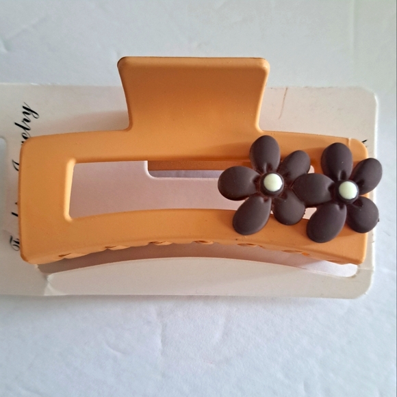 Fashion Jewelry Beige Tan/Brown Flower 14 Claws Hair Clip Medium Sized New - Picture 1 of 5